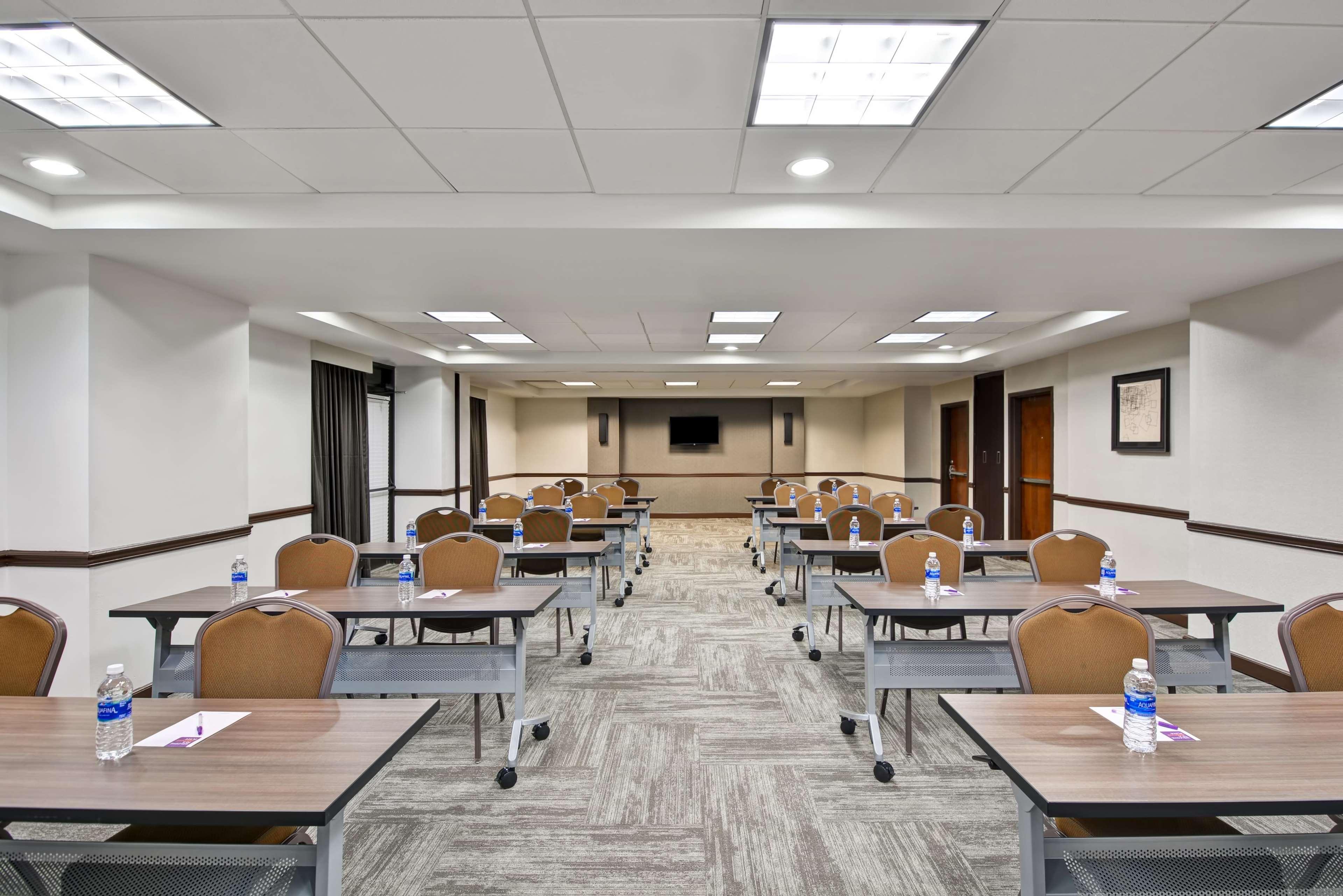 Hyatt Place Birmingham/Hoover Bagian luar foto