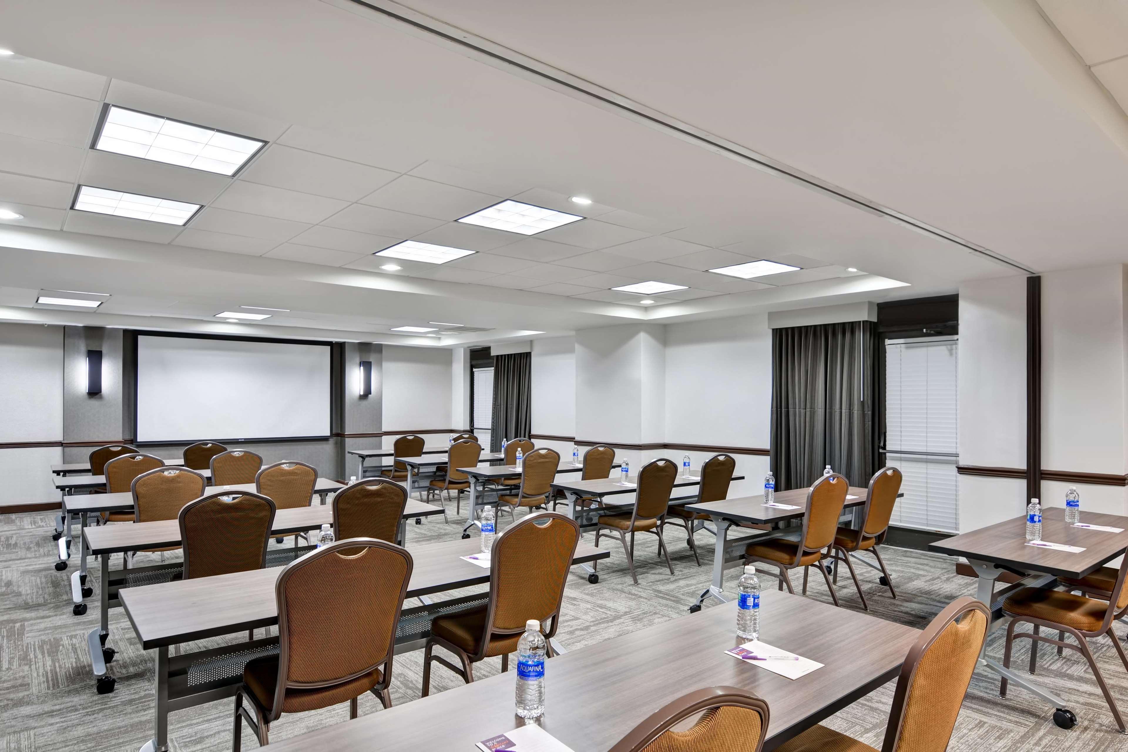 Hyatt Place Birmingham/Hoover Bagian luar foto