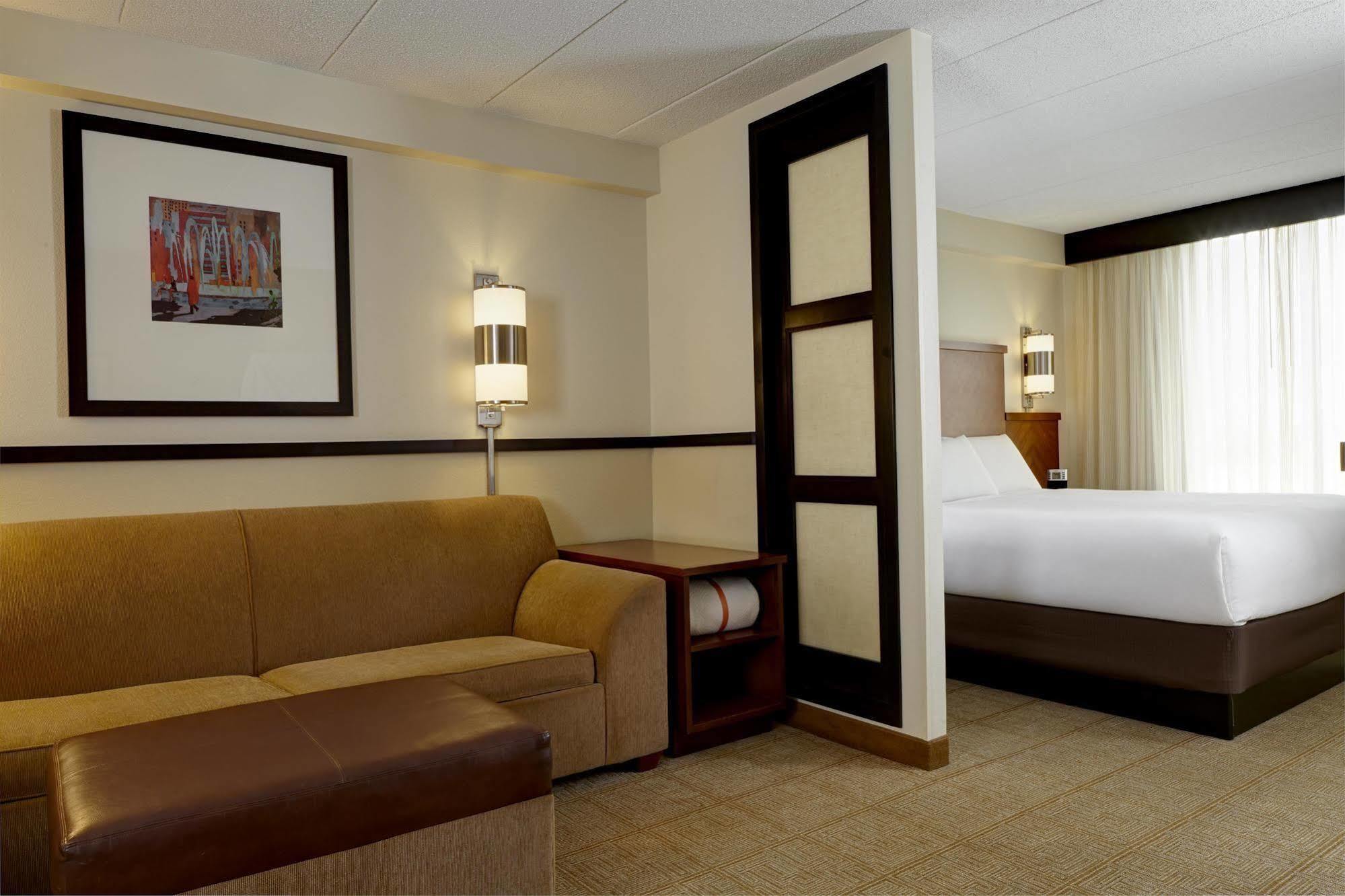 Hyatt Place Birmingham/Hoover Bagian luar foto